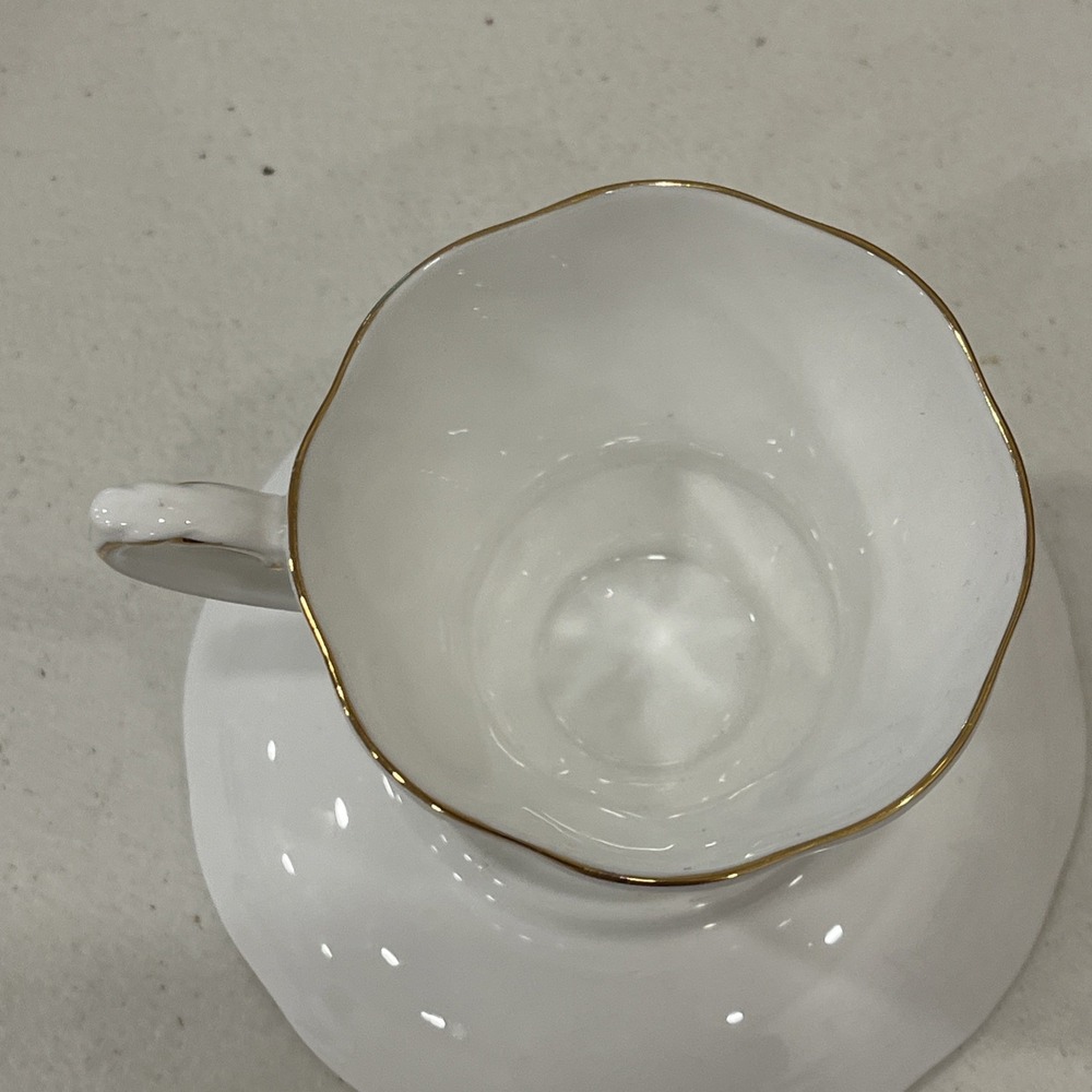 Royal Grafton Fine Bone China cup & saucer MANITOBA CROCUS c.1957+ Purple - Picture 7 of 8
